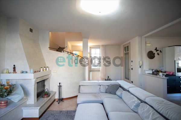 casa indipendente in vendita a Rivergaro in zona Niviano