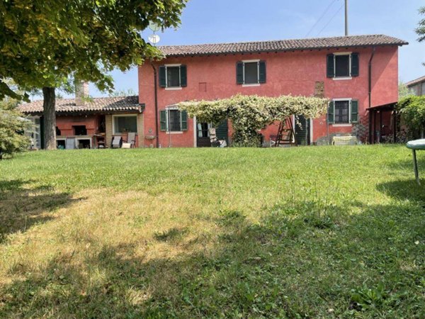 casa indipendente in vendita a Rivergaro