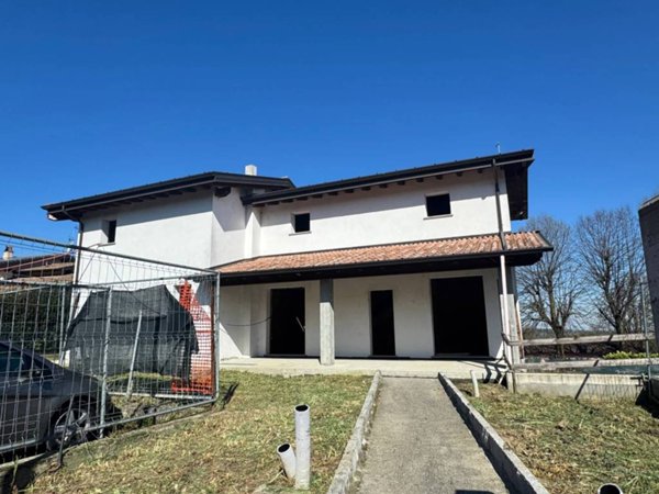 casa indipendente in vendita a Rivergaro