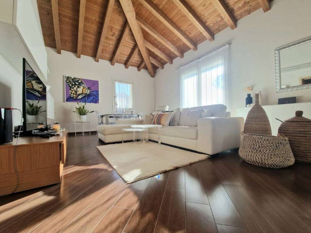 casa indipendente in vendita a Rivergaro