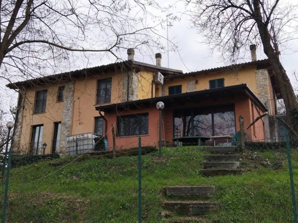 casa indipendente in vendita a Rivergaro