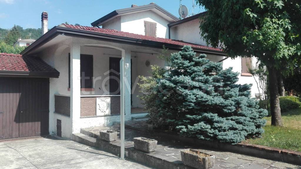 casa indipendente in vendita a Rivergaro