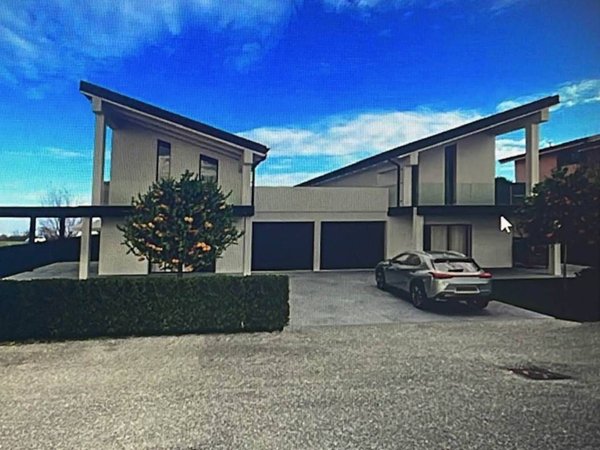 casa indipendente in vendita a Rivergaro in zona Suzzano