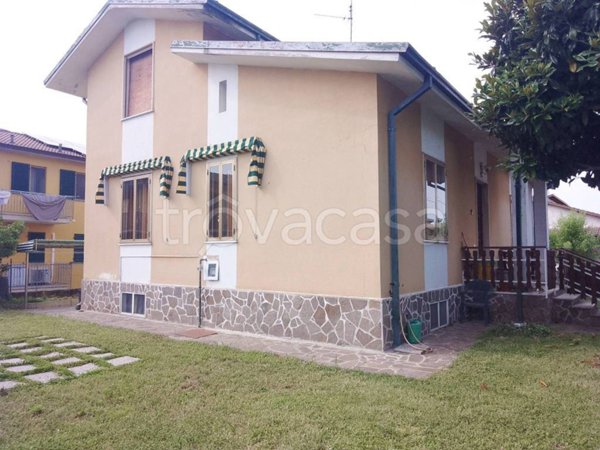 casa indipendente in vendita a Rivergaro in zona Niviano