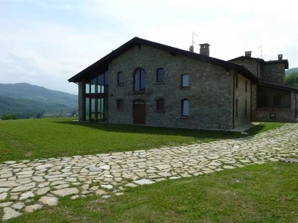 casa indipendente in vendita a Rivergaro