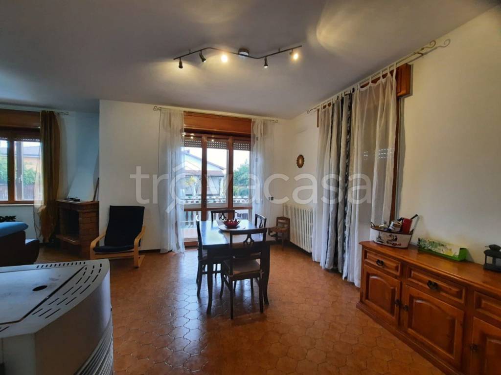 casa indipendente in vendita a Rivergaro in zona Niviano