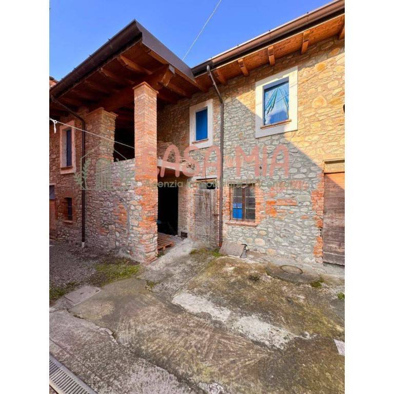 casa indipendente in vendita a Rivergaro