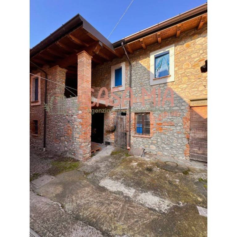 casa indipendente in vendita a Rivergaro in zona Roveleto Landi
