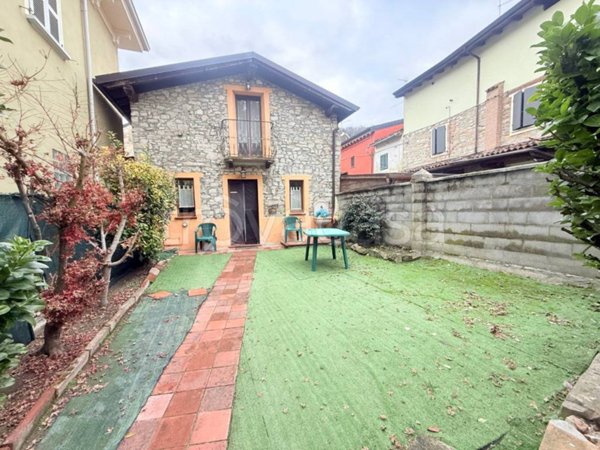 casa indipendente in vendita a Rivergaro