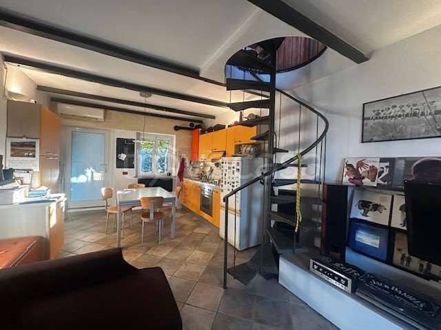 casa indipendente in vendita a Rivergaro in zona Suzzano