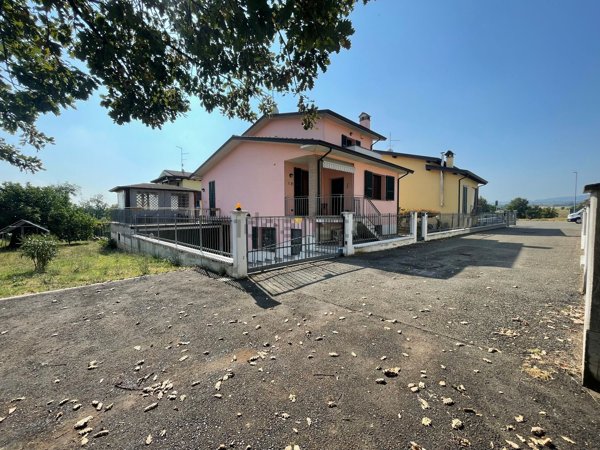 casa indipendente in vendita a Rivergaro in zona Niviano