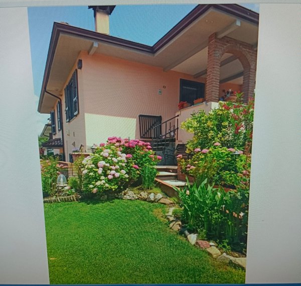 casa indipendente in vendita a Rivergaro