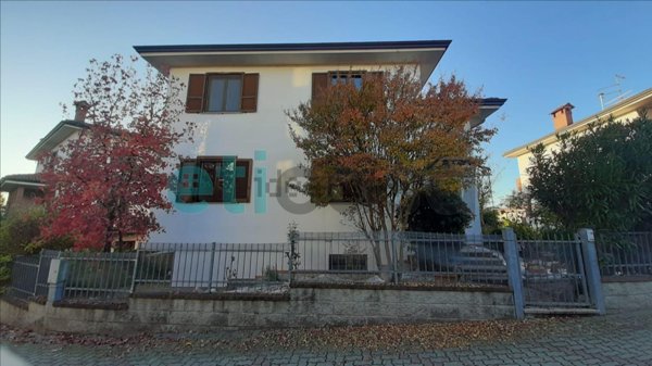 casa indipendente in vendita a Rivergaro in zona Niviano