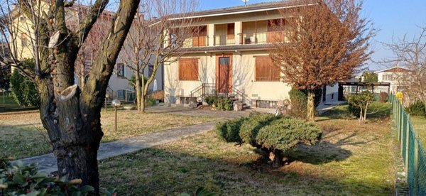 casa indipendente in vendita a Rivergaro in zona Roveleto Landi