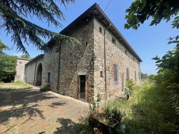 casale in vendita a Rivergaro in zona Pieve Dugliara