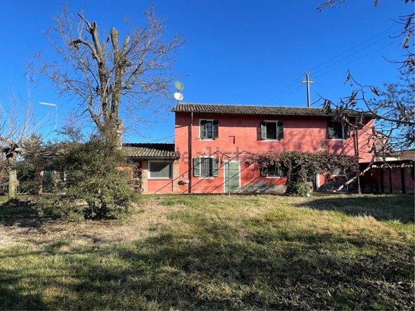 casale in vendita a Rivergaro