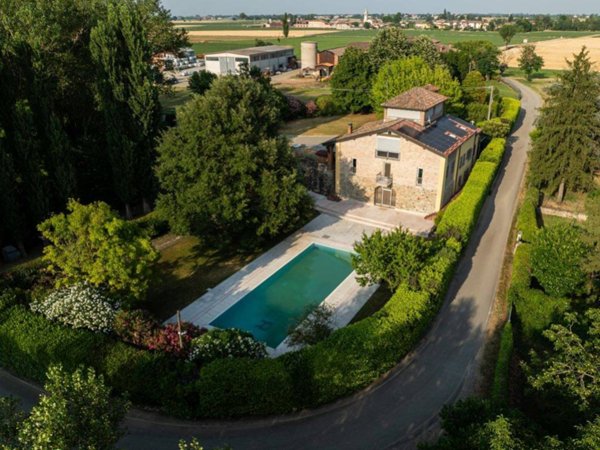 casa indipendente in vendita a Rivergaro