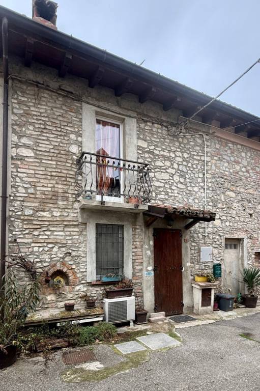 casa indipendente in vendita a Rivergaro