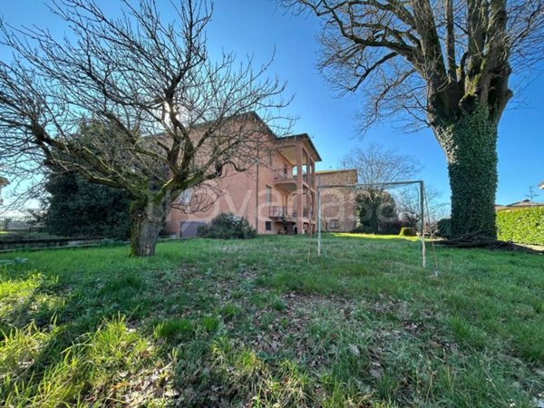 casa indipendente in vendita a Rivergaro in zona Niviano