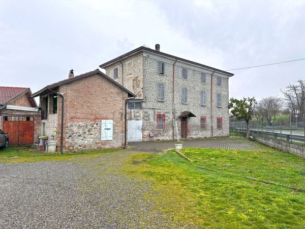 casa indipendente in vendita a Rivergaro