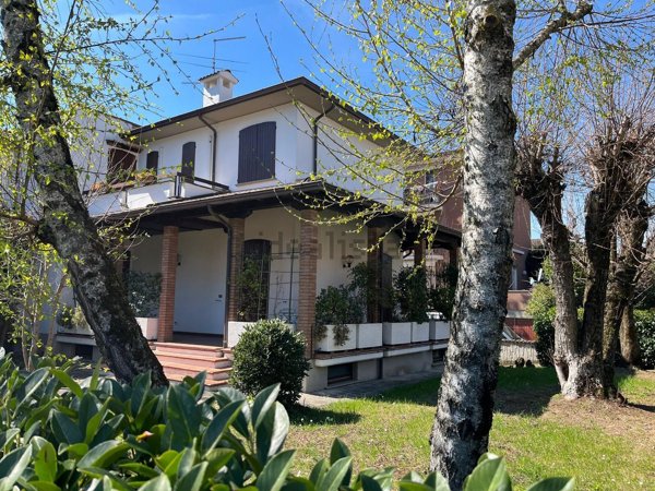 casa indipendente in vendita a Rivergaro