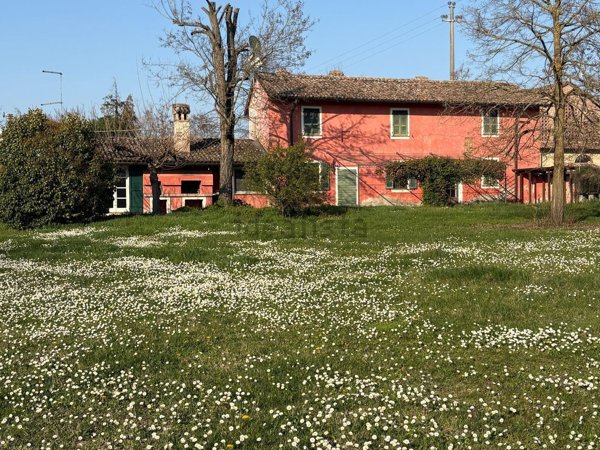 casale in vendita a Rivergaro