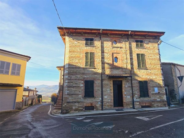 casa indipendente in vendita a Rivergaro