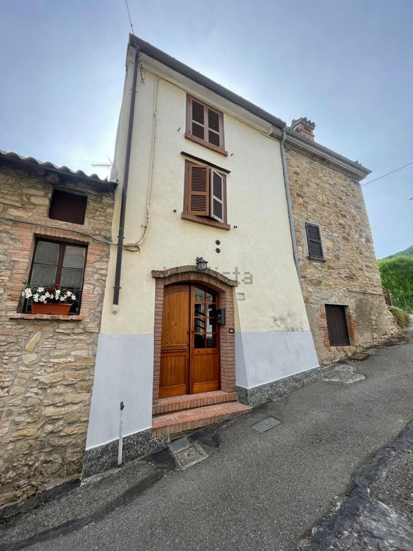 casa semindipendente in vendita a Rivergaro