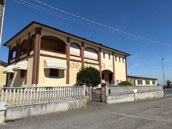casa indipendente in vendita a Rivergaro in zona Pieve Dugliara