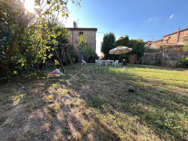 casa indipendente in vendita a Rivergaro in zona Niviano