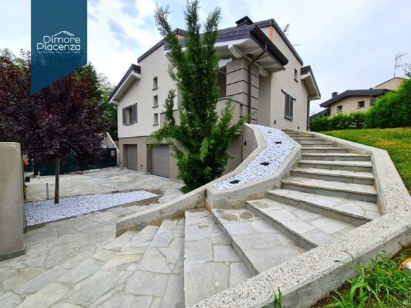 casa indipendente in vendita a Rivergaro in zona Niviano