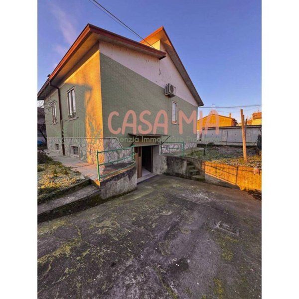 casa indipendente in vendita a Rottofreno