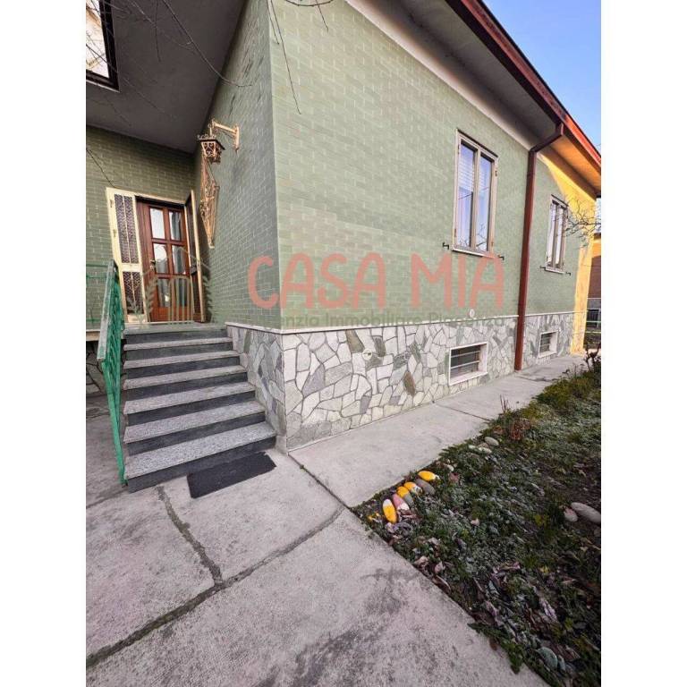 casa indipendente in vendita a Rottofreno
