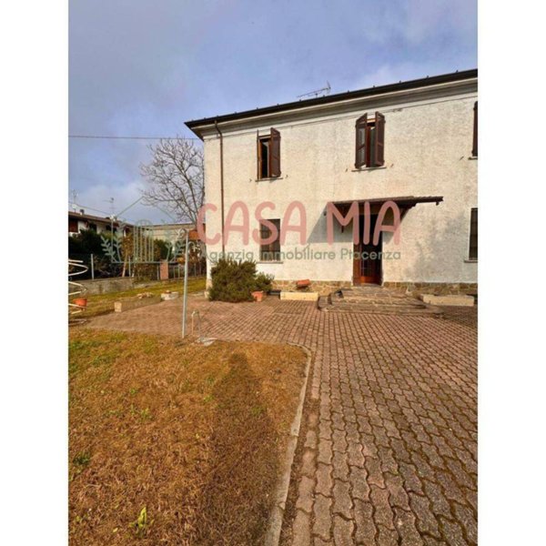 casa indipendente in vendita a Rottofreno