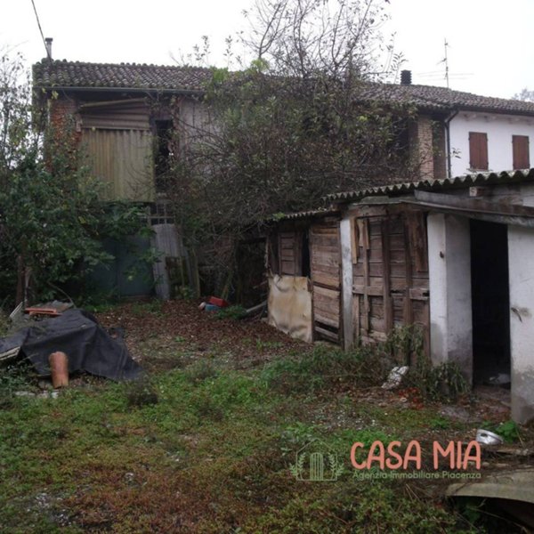 casa indipendente in vendita a Rottofreno