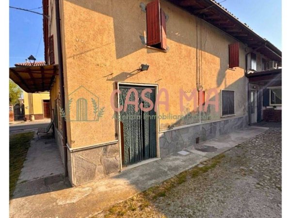 casa indipendente in vendita a Rottofreno