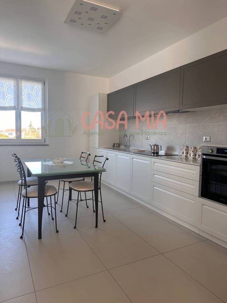 casa indipendente in vendita a Rottofreno