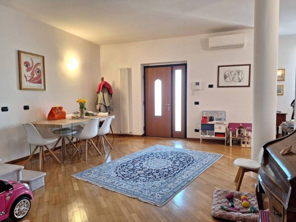casa indipendente in vendita a Rottofreno