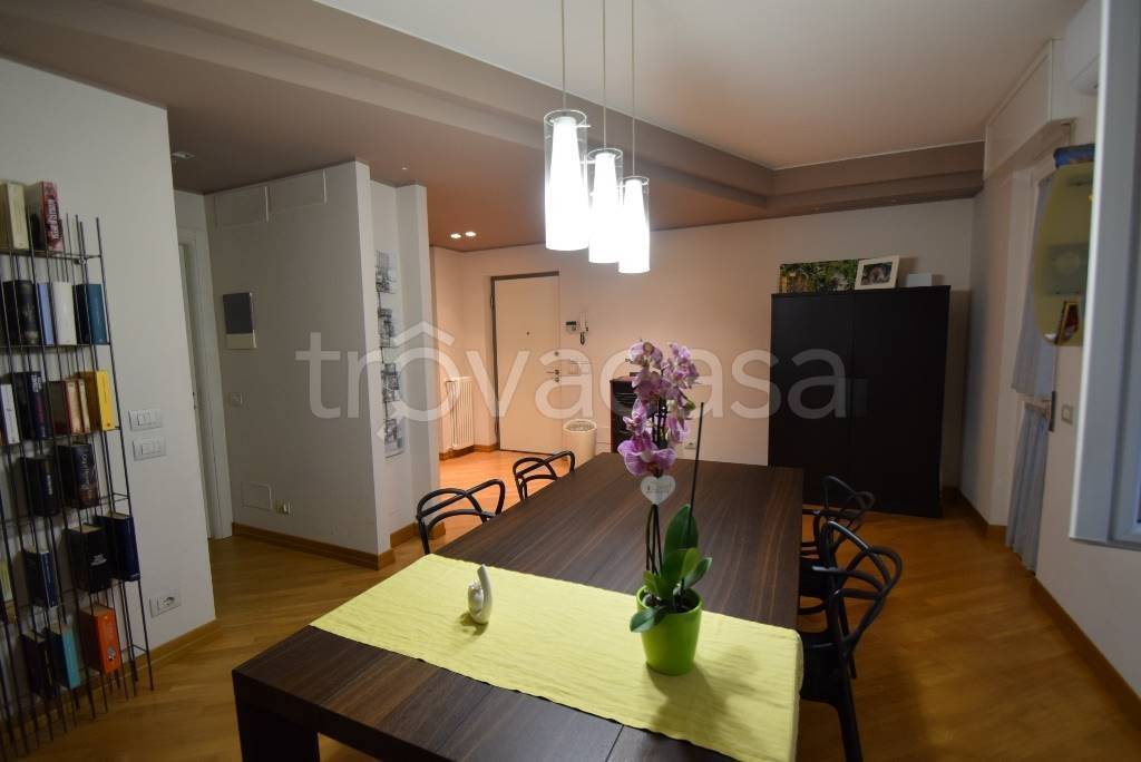 casa indipendente in vendita a Rottofreno