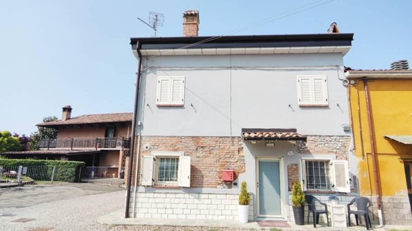 casa indipendente in vendita a Rottofreno