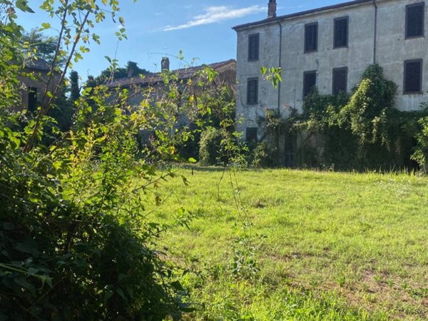 casa indipendente in vendita a Rottofreno