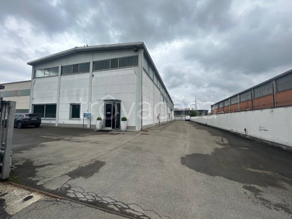 locale commerciale in vendita a Rottofreno