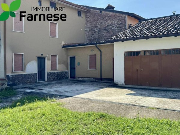 casa indipendente in vendita a Rottofreno