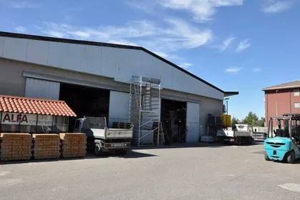 locale commerciale in vendita a Rottofreno