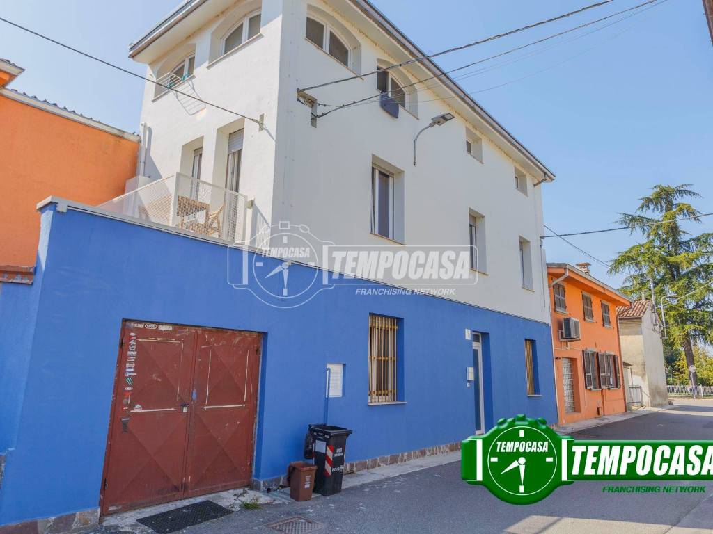 casa indipendente in vendita a Rottofreno