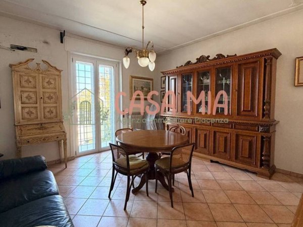 casa indipendente in vendita a Rottofreno