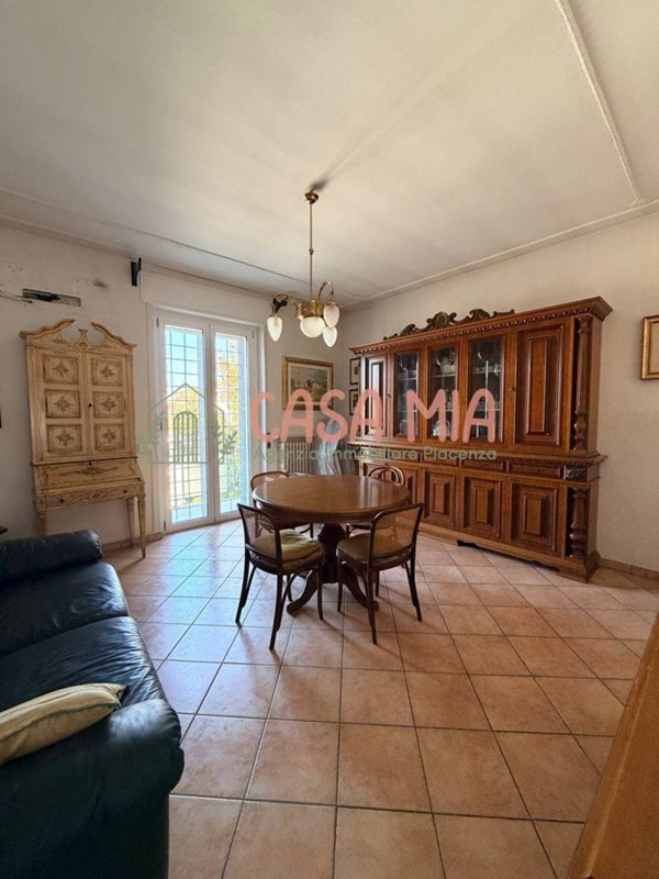 casa indipendente in vendita a Rottofreno