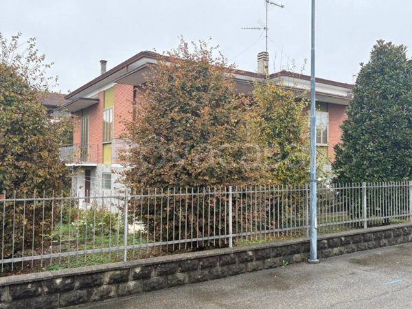 casa indipendente in vendita a Rottofreno