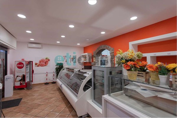 locale di sgombero in vendita a Rottofreno