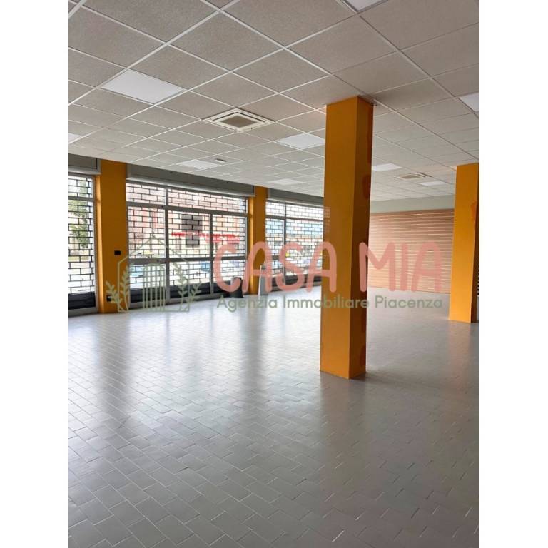 negozio in vendita a Rottofreno